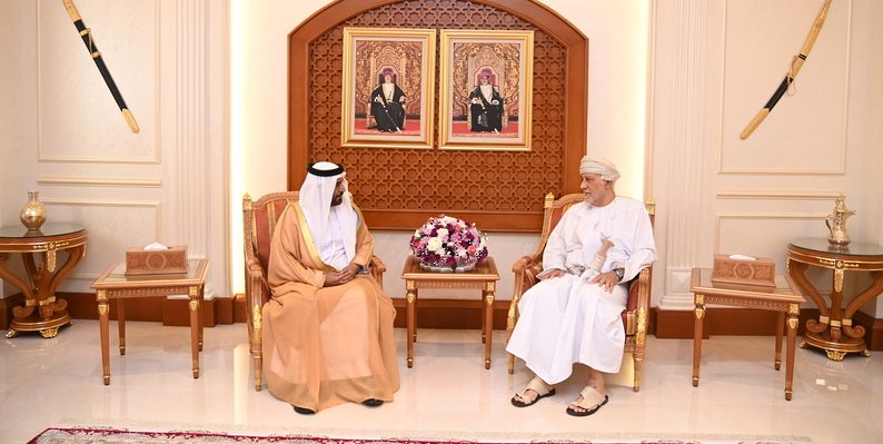 سلطنة عمان والإمارات تبحثان سبل تعزيز العلاقات الثنائية سلطنة عمان والإمارات تبحثان سبل تعزيز العلاقات الثنائية