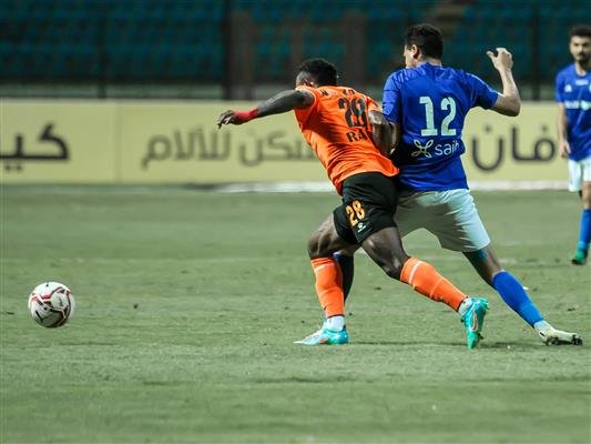 التعادل السلبي سيد الموقف بنهاية الشوط الأول من مباراة فاركو وسموحة بالدوري المصري التعادل السلبي سيد الموقف بنهاية الشوط الأول من مباراة فاركو وسموحة بالدوري المصري