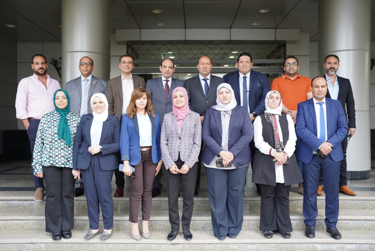 المشرف العام على جائزة مصر للتميز الحكومي يلتقي الفائزين بجوائز التميز الفردي في الدورة الثالثة المشرف العام على جائزة مصر للتميز الحكومي يلتقي الفائزين بجوائز التميز الفردي في الدورة الثالثة