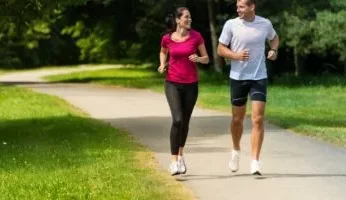 كيف يساهم النشاط البدني في تعزيز قدرتنا على تحمل الألم؟