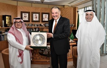 سفير السعودية لدى مصر يستقبل الرئيس التنفيذي للمركز الوطني لتنمية الغطاء النباتي ومكافحة التصحر