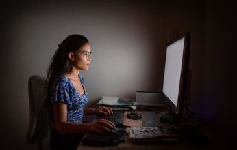 دراسة تحذر النساء من العمل ليلا.. ما علاقته بعدم الإنجاب؟