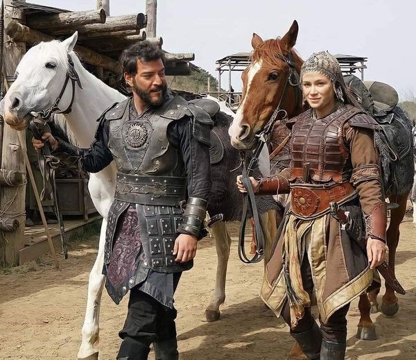 قصة حب في مسلسل تركي تتحول إلى حقيقة وإعلان الخطوبة رسميا قصة حب في مسلسل تركي تتحول إلى حقيقة وإعلان الخطوبة رسميا