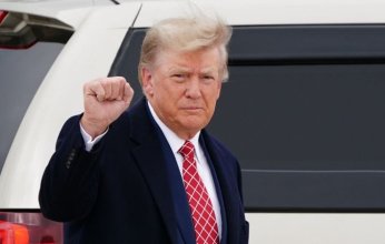 الرئيس الأمريكي السابق يصل اسكتلندا في زيارة لمنتجع الغولف الخاص به