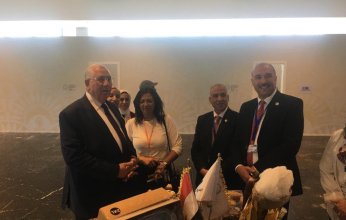 وزير الزراعة يتفقد جناح الوزارة على هامش الاجتماعات السنوية لمجموعة البنك الأفريقى للتنمية بشرم الشيخ