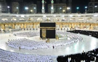 «شؤون الحرمين» توفر 242 مروحة رذاذ لتلطيف أجواء ساحات المسجد الحرام