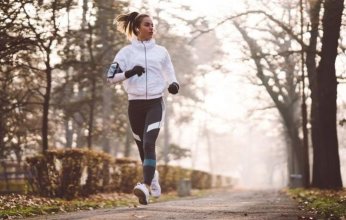 ما الفوائد التي تترتب على أداء التمارين الرياضة في الهواء الطلق؟