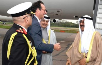 وصول ولي العهد الكويتي إلى المملكة المتحدة لحضور مراسم تتويج الملك تشارلز الثالث