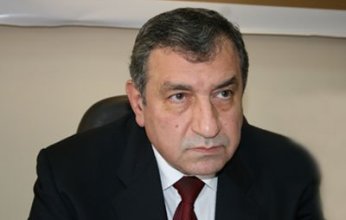 رئيس الوزراء المصري الأسبق يطالب بدعم الزمالك لتخطي المرحلة الصعبة