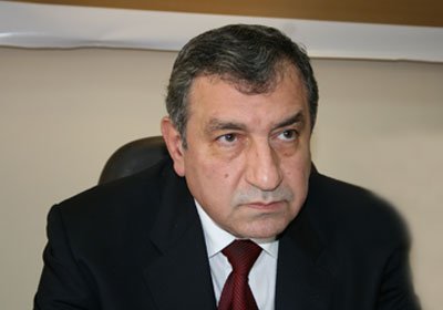 رئيس الوزراء المصري الأسبق يطالب بدعم الزمالك لتخطي المرحلة الصعبة رئيس الوزراء المصري الأسبق يطالب بدعم الزمالك لتخطي المرحلة الصعبة