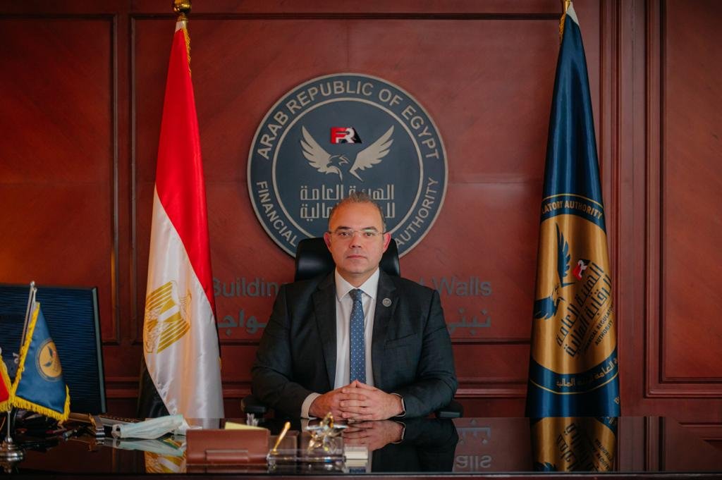 رئيس الهيئة الرقابة المالية يوضح آلية الاستفادة من صندوق الاستثمار بالذهب رئيس الهيئة الرقابة المالية يوضح آلية الاستفادة من صندوق الاستثمار بالذهب