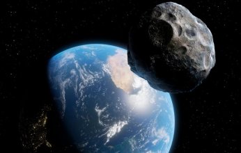 كويكبان في حجم طائرة تجارية يمران أمام الأرض اليوم