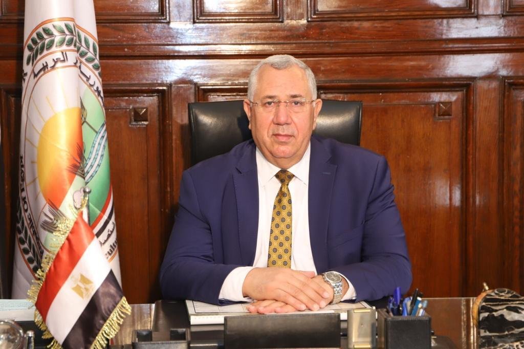 بالتنسيق مع المركزي.. الزراعة تعلن الإفراج عن 211 ألف طن اعلاف ب 99 مليون دولار بالتنسيق مع المركزي.. الزراعة تعلن الإفراج عن 211 ألف طن اعلاف ب 99 مليون دولار