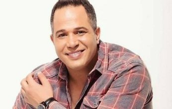 الحزن يخيم على الوسط الفني في مصر.. ماذا قال النجوم والمشاهير في نعي الراحل مصطفى درويش؟