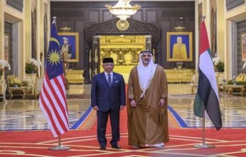 ملك ماليزيا يستقبل ولي عهد أبوظبي ويمنحه وسامين من الطراز الرفيع اليوم