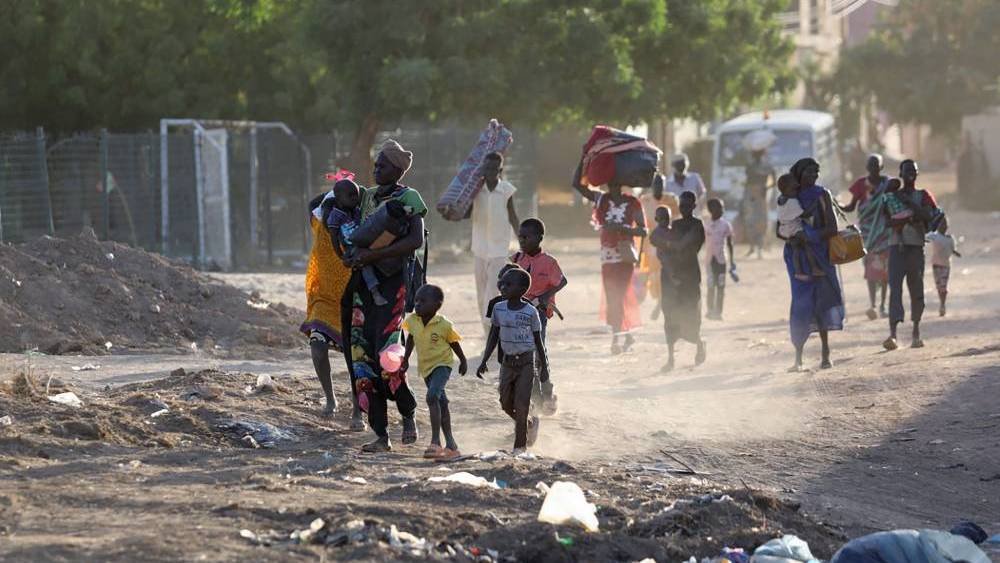 مفوضية اللاجئين تدعو الحكومات لعدم إعادة النازحين من السودان مفوضية اللاجئين تدعو الحكومات لعدم إعادة النازحين من السودان