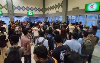 وصول الدفعة الثانية من اليمنيين العالقين في السودان إلى عدن