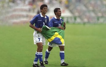 روماريو وبيبيتو نجما الكرة البرازيلية.. جمعتهما الرياضة وفرقت بينهما السياسة