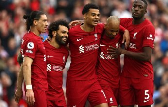 لماذا طالب ليفربول بخوض مباراته الافتتاحية للموسم الجديد خارج ملعبه؟