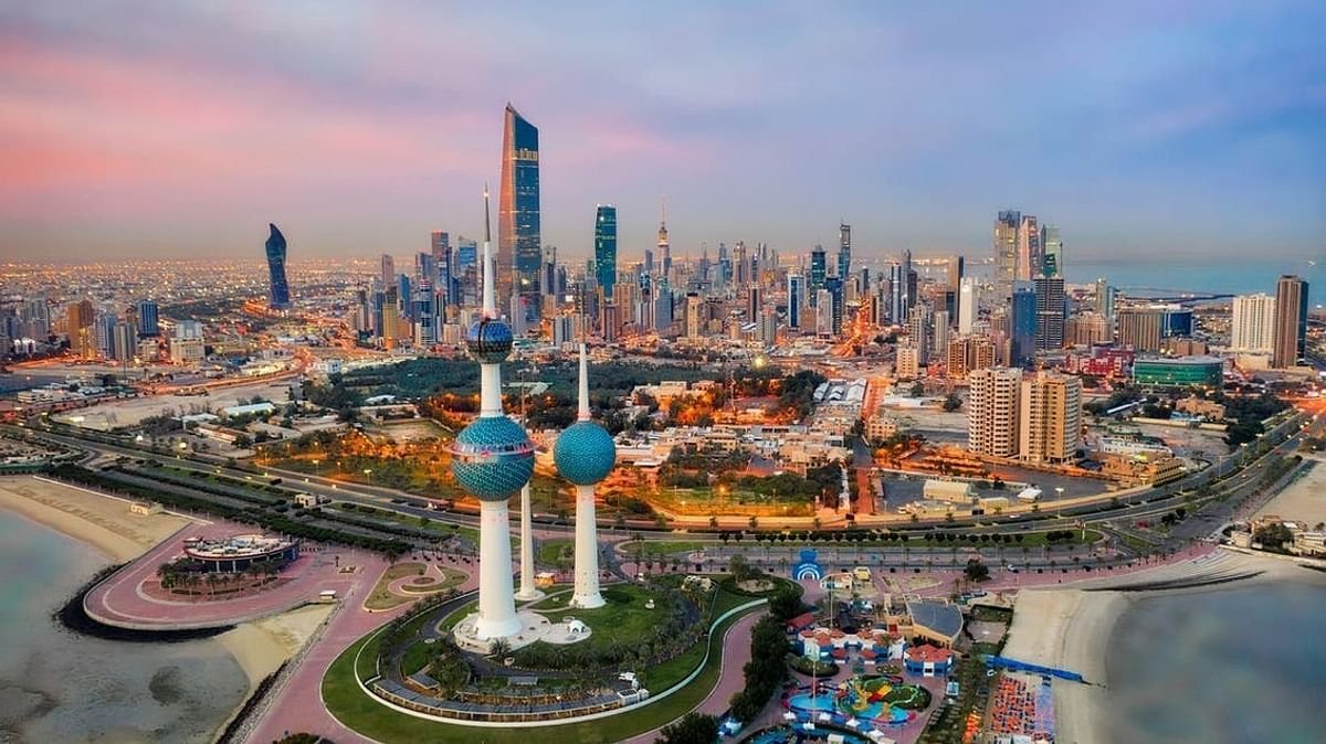 الكهرباء الكويتية تنفي صحة ما يتداول عن حدوث انفجار في محولاتها الكهرباء الكويتية تنفي صحة ما يتداول عن حدوث انفجار في محولاتها