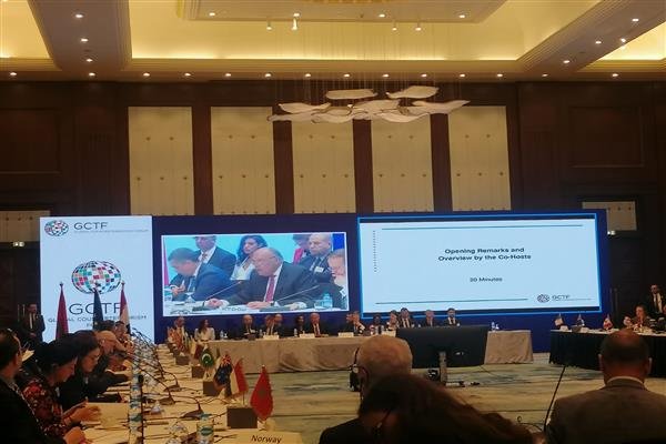وزير خارجية مصر: خطر الإرهاب لم يتراجع مع استمرار ظاهرة المقاتلين الأجانب وزير خارجية مصر: خطر الإرهاب لم يتراجع مع استمرار ظاهرة المقاتلين الأجانب