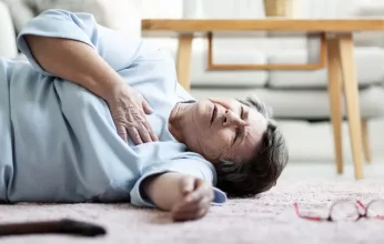 ساعة أبل تنقذ حياة سيدة من الموت.. فما القصة؟