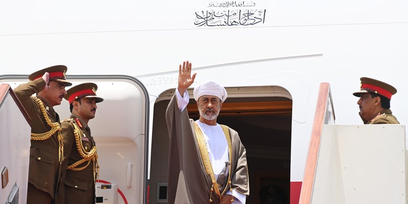 سلطان عُمان يغادر مسقط متجها إلى القاهرة سلطان عُمان يغادر مسقط متجها إلى القاهرة