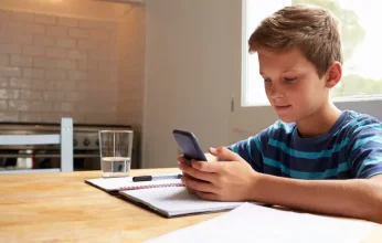 دعوات لحظر كامل لوسائل التواصل للأطفال في أمريكا.. فما القصة والأسباب؟