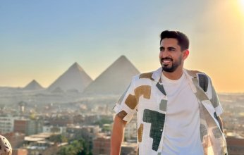 الكويتي حمود الخضر يغني باللهجة المصرية من كلمات عمر طاهر وألحان عزيز الشافعي