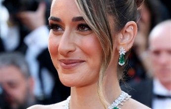 شاهد.. إطلالة أمينة خليل الجذابة في مهرجان كان