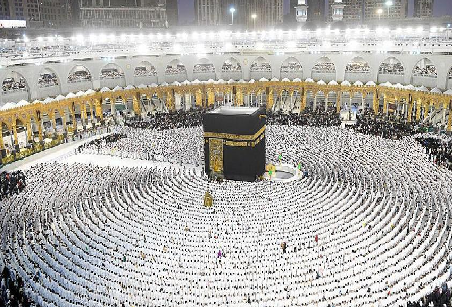 دور التوسعات السعودية المتعاقبة في المسجد الحرام وأثرها في استيعاب الأعداد المتزايدة من ضيوف الرحمن دور التوسعات السعودية المتعاقبة في المسجد الحرام وأثرها في استيعاب الأعداد المتزايدة من ضيوف الرحمن