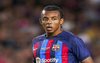 اللاعب جول كوندي مدافع برشلونة على طاولة صفقات ليفربول