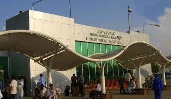 السودان.. تخصيص عدد من المطارات لاستقبال المساعدات الإنسانية