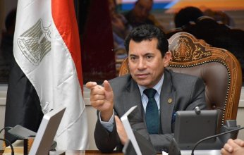 وزير الرياضة المصري يطمئن على أحمد الجندي بعد تعرضه للإصابة في كأس العالم بتركيا