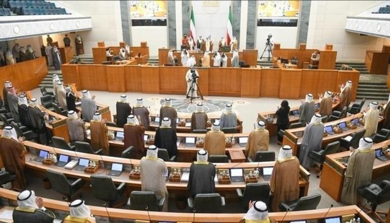 السوشيال ميديا بديلا عن المقار الانتخابية تجربة جديدة في الانتخابات الكويتية السوشيال ميديا بديلا عن المقار الانتخابية تجربة جديدة في الانتخابات الكويتية