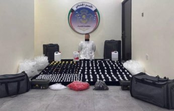الداخلية الكويتية: القبض على بحوزته 15 لتر من مادة “GHB” المؤثرة عقليا