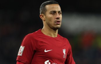 تياجو ألكانتارا يخضع لجراحة صغيرة لعلاج مشكلة في الفخذ