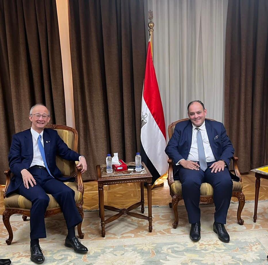 وزير التجارة والصناعة يلتقي رئيس الجانب الياباني بمجلس الأعمال المشترك لبحث سبل جذب مزيد من الاستثمارات اليابانية للسوق المصري وزير التجارة والصناعة يلتقي رئيس الجانب الياباني بمجلس الأعمال المشترك لبحث سبل جذب مزيد من الاستثمارات اليابانية للسوق المصري