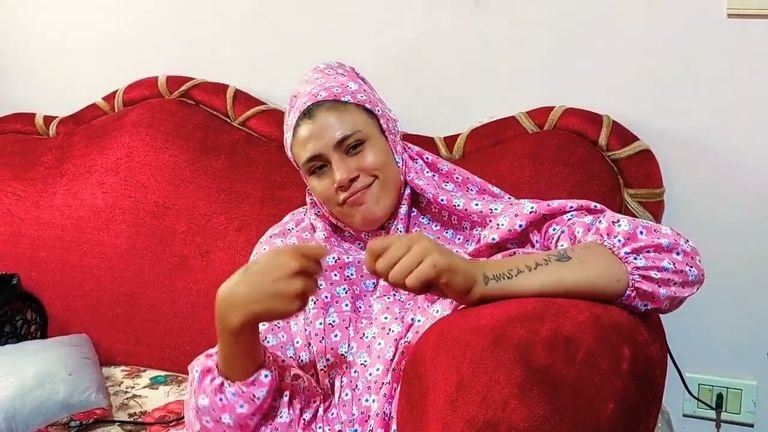 بالتفاصيل.. رحلة «فتاة فيصل المشردة» من شوارع الجيزة بمصر وحتى الوفاة بالتفاصيل.. رحلة «فتاة فيصل المشردة» من شوارع الجيزة بمصر وحتى الوفاة