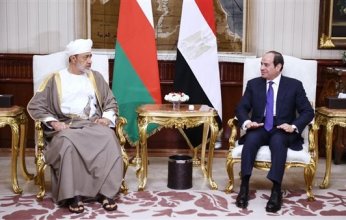 اتفاق مصري - عماني على تكثيف جهود تسوية الأزمات القائمة لحماية المصالح العربية