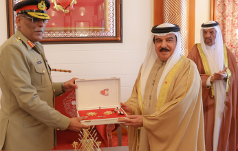 ملك البحرين يستقبل رئيس هيئة الأركان المشتركة للقوات المسلحة الباكستاني