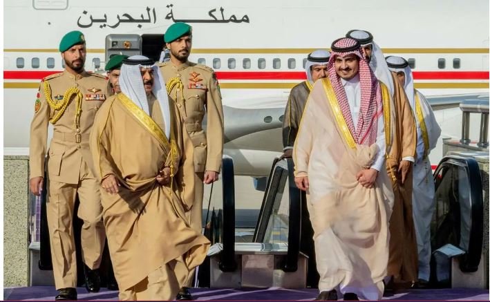وصول ملك البحرين جدة للمشاركة في القمة العربية الـ32 وصول ملك البحرين جدة للمشاركة في القمة العربية الـ32