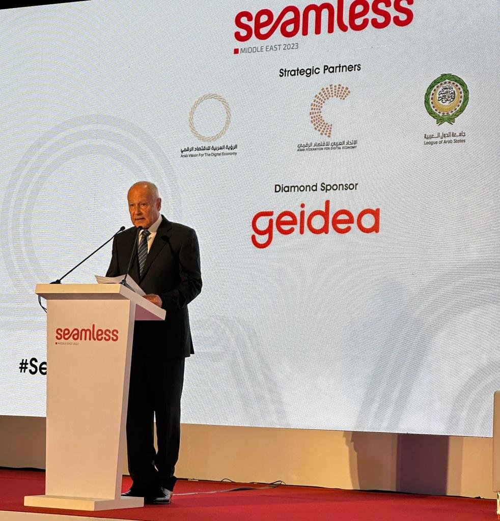 أبو الغيط يشارك في افتتاح مؤتمر ومعرض الاقتصاد الرقمي "سيملس الشرق الأوسط 2023" أبو الغيط يشارك في افتتاح مؤتمر ومعرض الاقتصاد الرقمي "سيملس الشرق الأوسط 2023"