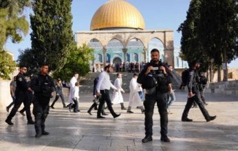 مستوطنون إسرائيليون يجددون اقتحامهم المسجد الأقصى بحماية شرطة الاحتلال