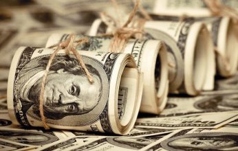تحركات الأسواق العالمية.. الدولار ينخفض واليورو يرتفع بفعل بيانات اقتصادية