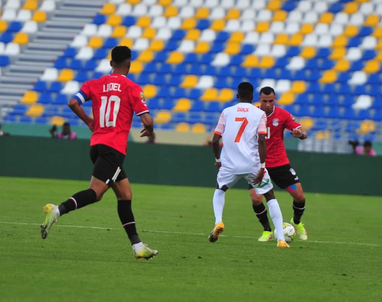 الجانبي جاميه لامين حكما لمباراة منتخب مصر الأولمبي ومالي الجانبي جاميه لامين حكما لمباراة منتخب مصر الأولمبي ومالي
