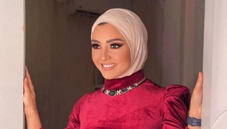 المرض يمنع المطربة المصرية هلا رشدي من الغناء مؤقتًا.. فما التفاصيل؟ المرض يمنع المطربة المصرية هلا رشدي من الغناء مؤقتًا.. فما التفاصيل؟