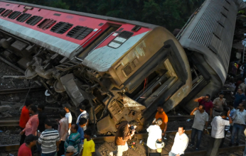 ارتفاع قتلى تصادم ثلاثة قطارات في الهند إلى 288 شخصا