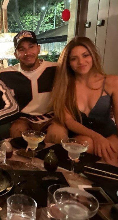 هل ضحت شاكيرا بتوم كروز واختارت نجم الفورمولا 1؟ هل ضحت شاكيرا بتوم كروز واختارت نجم الفورمولا 1؟