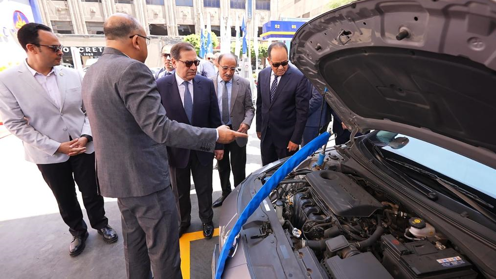 الملا يفتتح محطة متكاملة بمنطقة وسط البلد للتموين بالغاز الطبيعي والبنزين والشحن الكهربائي الملا يفتتح محطة متكاملة بمنطقة وسط البلد للتموين بالغاز الطبيعي والبنزين والشحن الكهربائي